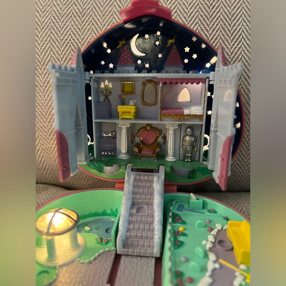 1992 Polly Pocket Starlight Castle - Lights Work - No figures!